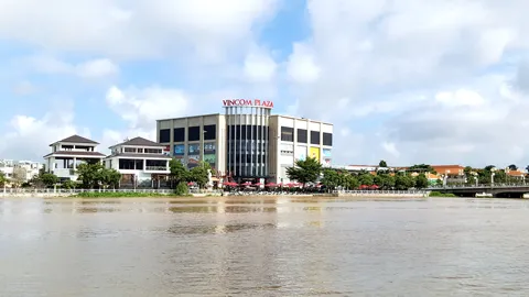 Trung tâm thương mại Vincom Plaza, TP. Long Xuyên- An Giang Trung tâm thương mại Vincom Plaza, TP. Long Xuyên- An Giang
