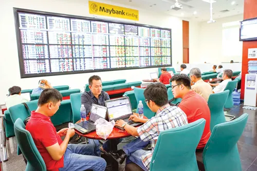 Vi phạm CBTT cổ đông và NĐT luôn là người chịu thiệt. Ảnh: LONG THANH