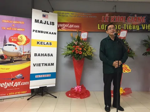 Ngài Phạm Cao Phong đánh giá cao Vietjet trong việc mang đến những dịch vụ tốt nhất và các hoạt động ý nghĩa cho hành khách và cộng đồng. Các hoạt động mừng ngày Phụ nữ Việt Nam cũng diễn ra tưng bừng tại Đài Nam (Đài Loan) như biểu diễn nghệ thuật, nhận quà tặng, scan QR code nhận vé máy bay với giá hấp dẫn: Với dịch vụ vượt trội, hạng vé đa dạng, giá vé tiết kiệm, Vietjet luôn mang đến cho hành khách trải nghiệm bay trên tàu bay mới, ghế da êm ái, thức ăn nóng ngon miệng, tiếp viên xinh đẹp, thân thiện và những dịch vụ tiện ích công thêm thú vị.