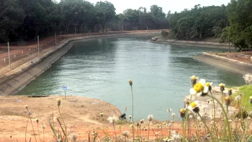 Khu vực xả nước từ hồ Dầu Tiếng về phía hạ nguồn.