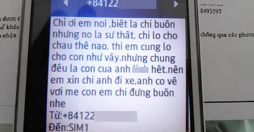 Bị 'bom' tin nhắn từ sim 'rác', vợ đòi ly dị chồng. Bị 'bom' tin nhắn từ sim 'rác', vợ đòi ly dị chồng.