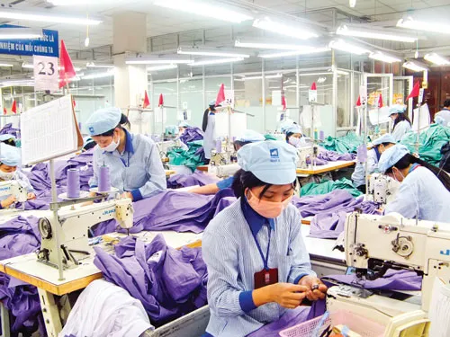 DN Việt Nam cần nhanh chóng chuyển từ phương thức gia công cắt may đơn giản sang các phương thức gia công hiện đại