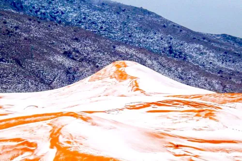 Đây là lần đầu tiên trong 37 năm qua tuyết rơi ở Sahara
