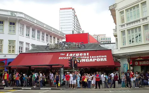 Singapore hàng năm thu hút hàng chục triệu du khách nước ngoài đến tham quan. Singapore hàng năm thu hút hàng chục triệu du khách nước ngoài đến tham quan.