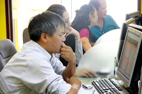 Quỹ mở ra đời chưa thể vực dậy được TTCK. Ảnh: LÃ ANH