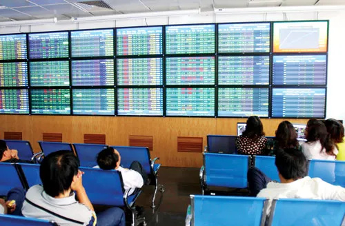 Khi có thêm nhiều chỉ số CK được các tổ chức quốc tế lập nên, cơ hội tăng giá sẽ đến với nhiều CP. Ảnh: LÃ ANH