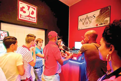 Rạp chiếu phim 3D - một địa chỉ tiêu dùng mới của người dân Cuba.