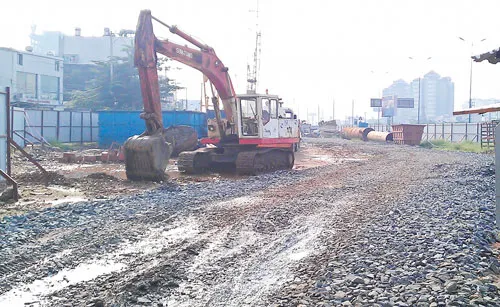 Liên doanh nhà thầu Sumitom-Cienco 6 thi công dự án metro số 1. Ảnh: M. TUẤN