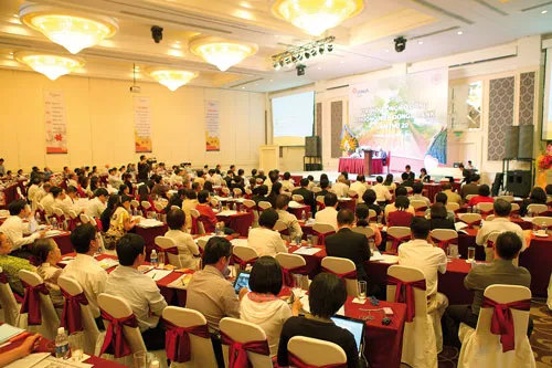 ĐHCĐ thường niên 2012 của DongA Bank. Ảnh: LÃ ANH