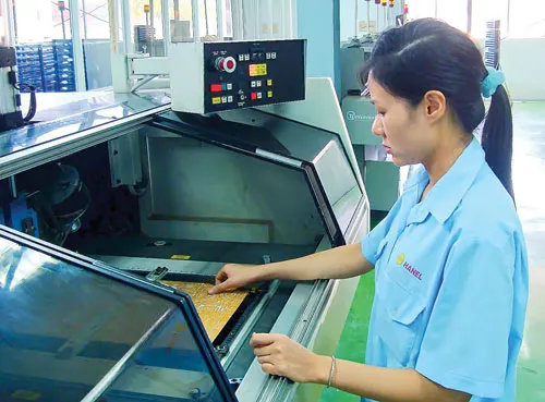 Lắp ráp điện tử công nghệ cao tại Công ty TNHH MTV Hanel. Lắp ráp điện tử công nghệ cao tại Công ty TNHH MTV Hanel.
