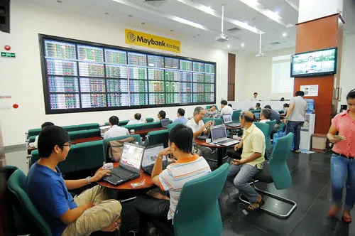 TTCK luôn có cơ hội đầu tư đem lại lợi nhuận tốt hơn các kênh đầu tư khác. Ảnh: LONG THANH