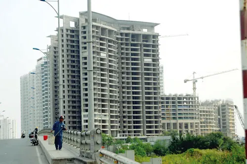 Thị trường BĐS có thể còn lâu mới ấm trở lại. Ảnh: L. THANH