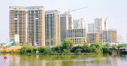 Để khơi thông BĐS trung-cao cấp cần chính sách đồng bộ, mạnh mẽ. Ảnh: LONG THANH
