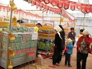 Phiên chợ đưa hàng Việt về nông thôn tại huyện Ea Kar, Đắk Lắk. (Nguồn: baodaklak.vn)