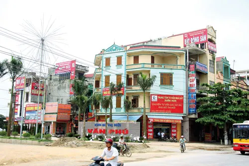 Sàn giao dịch BĐS khu vực Văn Khê - Hà Đông, một thời nhộn nhịp nay vắng vẻ. Ảnh: LÃ ANH