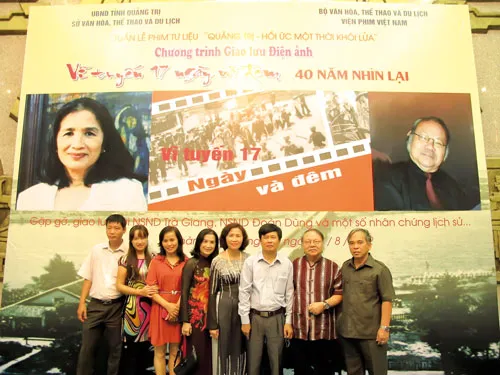 NSND Trà Giang và NSND Đoàn Dũng tại buổi họp mặt kỷ niệm 40 năm bộ phim Vĩ tuyến 17 - Ngày và Đêm.