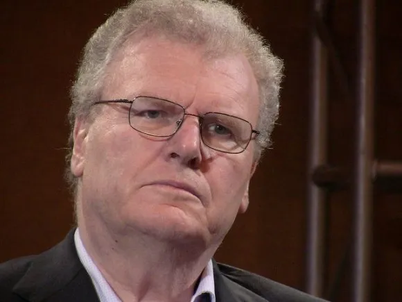 Howard Stringer-Chủ tịch kiêm CEO của Sony