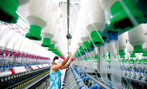 Tăng trưởng xuất khẩu châu Á chậm lại khi châu Âu loay hoay trong khủng hoảng nợ công.