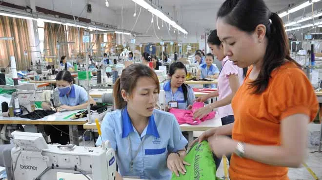 Sản xuất may hàng xuất khẩu sang thị trường Mỹ tại Công ty Garmex Sài Gòn.