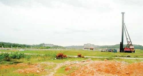 Sau 6 năm khởi công, dự án thép vẫn là bãi đất trống mênh mông.