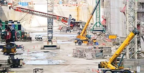 Công trình mở rộng kênh đào Panama bị đình trệ.