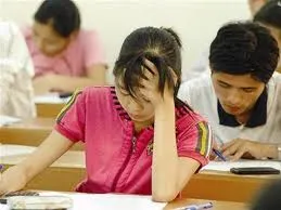 Các sĩ tử tại một kỳ thi ĐH.