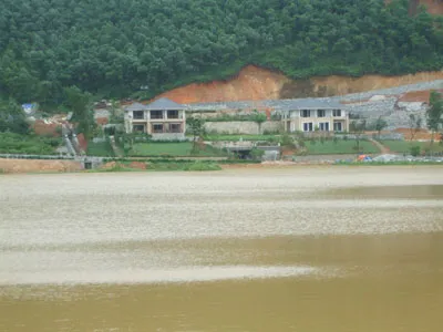 Đất công là... “chùm khế ngọt”? ảnh 1