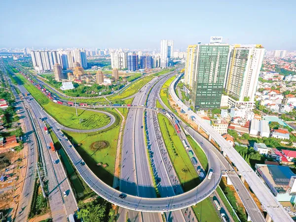 Hạ tầng giao thông đô thị TPHCM đang phát triển rất lớn, nhưng vẫn không theo kịp sự phát triển của quy mô nền kinh tế. Hạ tầng giao thông đô thị TPHCM đang phát triển rất lớn, nhưng vẫn không theo kịp sự phát triển của quy mô nền kinh tế.