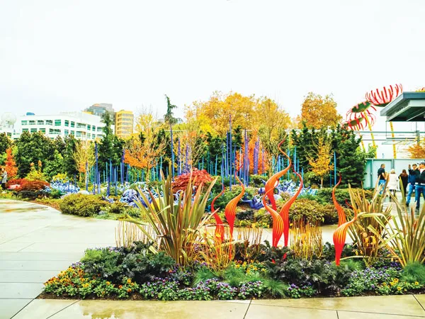 Tác phẩm trưng bày trên trần nhà. Kiệt tác treo trên trần nhà. Vườn thủy tinh xen lẫn với cây cỏ. Một tác phẩm theo trường phái siêu thực. Các tác phẩm nghệ thuật tạo hình đặc sắc. Các tác phẩm nghệ thuật ứng dụng trưng bày gia đình. Sáng tạo kỹ thuật màu sắc và ánh sáng. Tác phẩm trưng bày trên trần nhà. Kiệt tác treo trên trần nhà. Vườn thủy tinh xen lẫn với cây cỏ. Một tác phẩm theo trường phái siêu thực. Các tác phẩm nghệ thuật tạo hình đặc sắc. Các tác phẩm nghệ thuật ứng dụng trưng bày gia đình. Sáng tạo kỹ thuật màu sắc và ánh sáng.