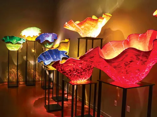 Tác phẩm trưng bày trên trần nhà. Kiệt tác treo trên trần nhà. Vườn thủy tinh xen lẫn với cây cỏ. Một tác phẩm theo trường phái siêu thực. Các tác phẩm nghệ thuật tạo hình đặc sắc. Các tác phẩm nghệ thuật ứng dụng trưng bày gia đình. Sáng tạo kỹ thuật màu sắc và ánh sáng. Tác phẩm trưng bày trên trần nhà. Kiệt tác treo trên trần nhà. Vườn thủy tinh xen lẫn với cây cỏ. Một tác phẩm theo trường phái siêu thực. Các tác phẩm nghệ thuật tạo hình đặc sắc. Các tác phẩm nghệ thuật ứng dụng trưng bày gia đình. Sáng tạo kỹ thuật màu sắc và ánh sáng.