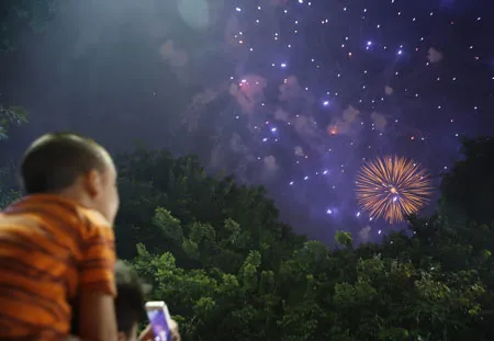 60 năm Giải phóng thủ đô, Hà Nội rực rỡ pháo hoa ảnh 6