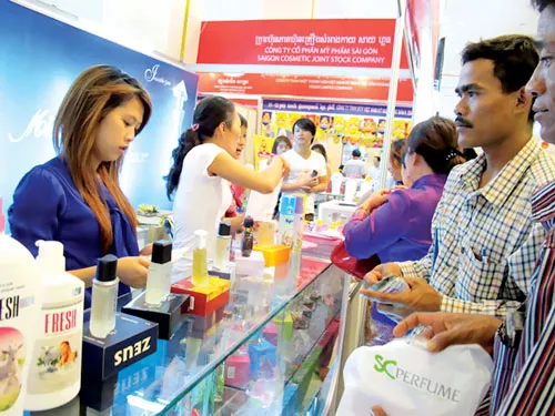Gian hàng mỹ phẩm Sài Gòn tại Campuchia. Ảnh: C.N