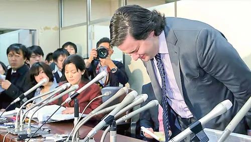 CEO Mt.Gox xin lỗi tại cuộc họp báo sau khi nộp đơn phá sản.