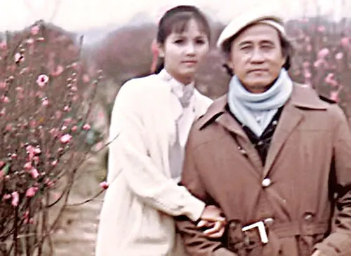 Đạo diễn, NSND Hồng Sến và con gái Mai Phương. Đạo diễn, NSND Hồng Sến và con gái Mai Phương.