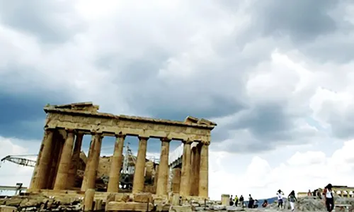 Hy Lạp và nhiều nước châu Âu đang chứng kiến tình trạng chảy máu chất xám vì khủng hoảng nợ công. Hy Lạp và nhiều nước châu Âu đang chứng kiến tình trạng chảy máu chất xám vì khủng hoảng nợ công.