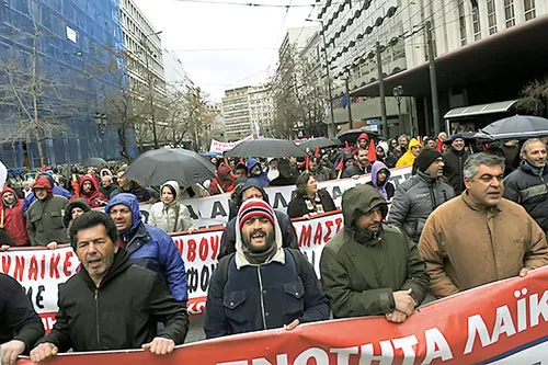 Các biện pháp khắc khổ thắt lưng buộc bụng, tăng thuế đã kích thích những cuộc tổng đình công và biểu tình lớn ở Nam Âu.