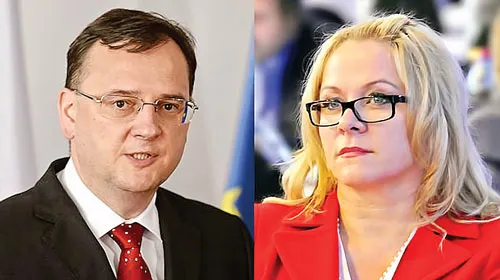 Thủ tướng Petr Necas bị nghi ngờ ngoại tình cùng nữ thuộc cấp xinh đẹp Nagyova. Thủ tướng Petr Necas bị nghi ngờ ngoại tình cùng nữ thuộc cấp xinh đẹp Nagyova.