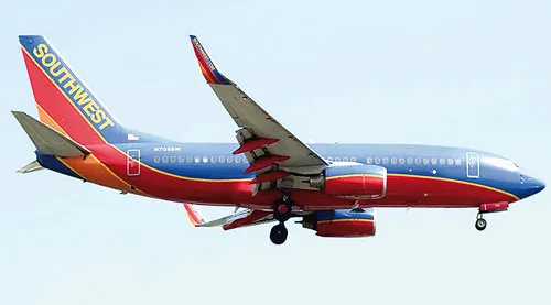 Southwest Airlines khởi đầu chỉ với 4 máy bay nhưng hiện là LCC thành công nhất thế giới. Southwest Airlines khởi đầu chỉ với 4 máy bay nhưng hiện là LCC thành công nhất thế giới.