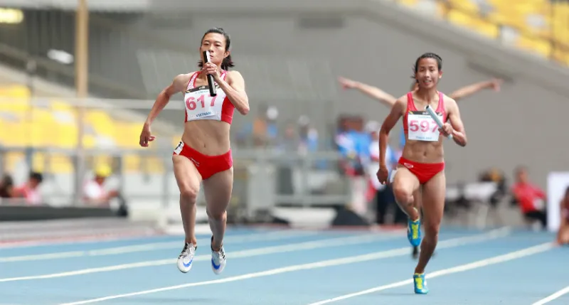 Lê Tú Chinh (trái) sẽ được đưa sang Mỹ tập huấn. Ảnh: DŨNG PHƯƠNG