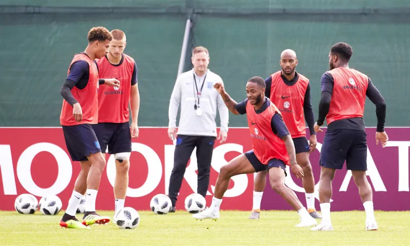 Tam sư tràn ngập nụ cười trước giờ xung trận ảnh 2