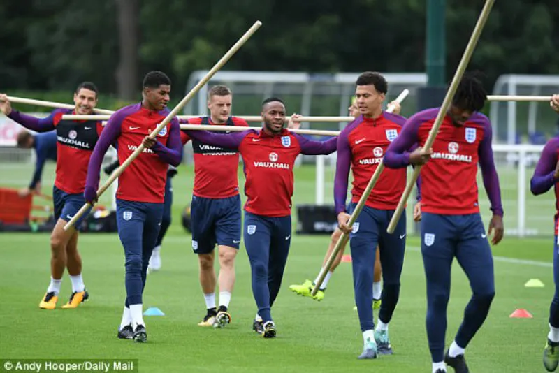 Tam sư tràn ngập nụ cười trước giờ xung trận ảnh 4