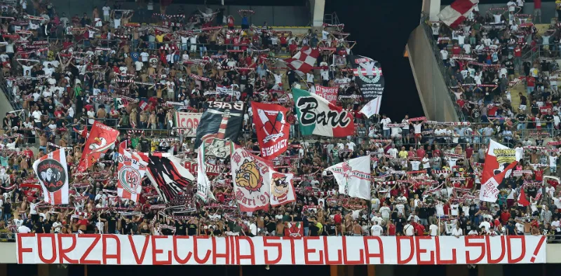 Hàng loạt CLB có lịch sử lâu đời của Italy có nguy có sụp đổ. Ảnh: The Guardian.