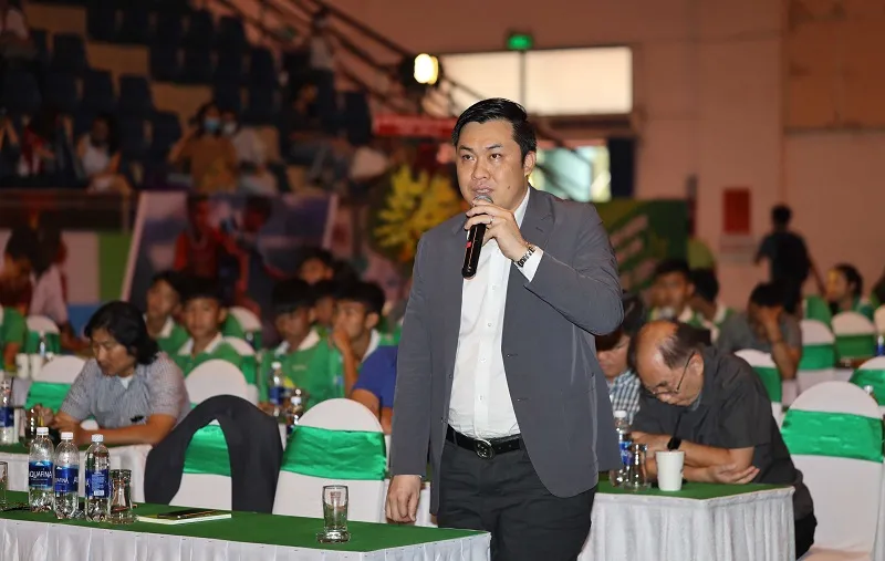 Ra mắt sách “Dinh dưỡng dành cho ngôi sao bóng đá” ảnh 1