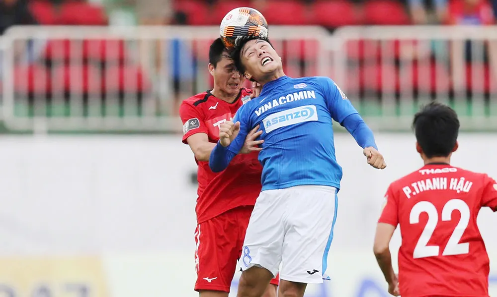 Văn Toàn lập cú đúp trong ngày sinh nhật ảnh 8