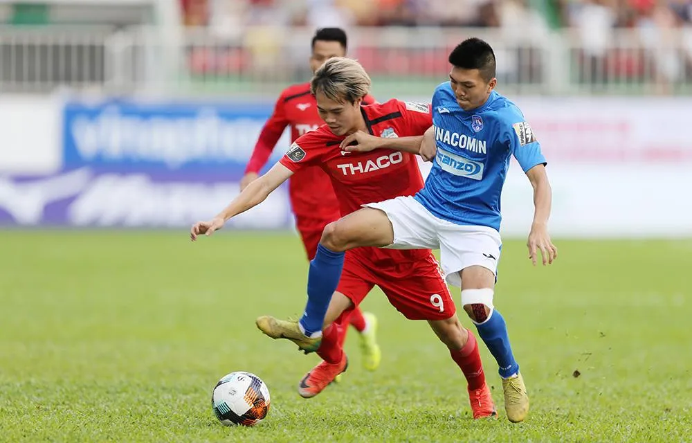 Văn Toàn lập cú đúp trong ngày sinh nhật ảnh 2