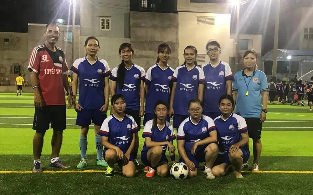 Cựu trung vệ Lưu Ngọc Hùng: “Chẳng ai làm đào tạo trẻ điên như tôi” ảnh 2