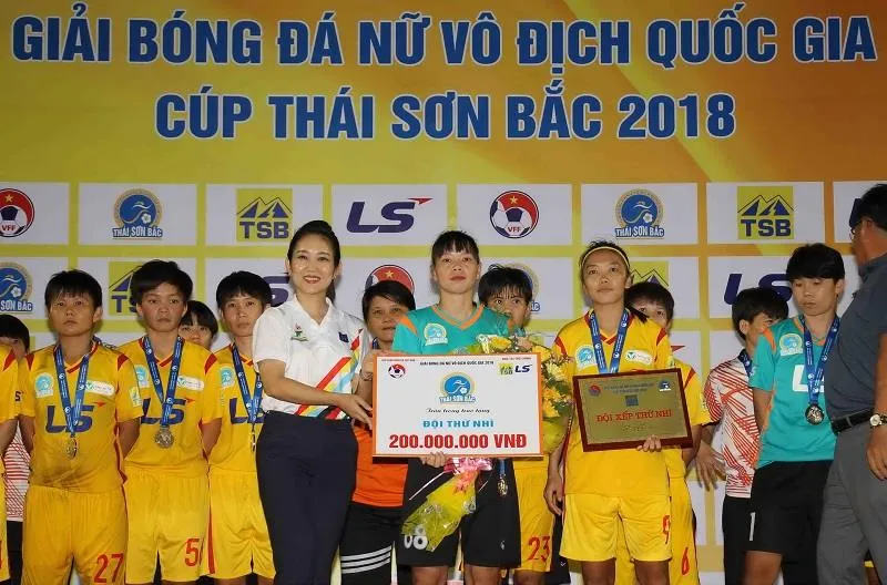 HLV Đoàn Thị Kim Chi (đội nữ TPHCM I): Chúng tôi hướng tới ngôi vô địch quốc gia 2019 ảnh 1