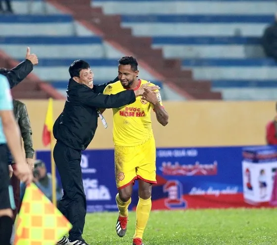 Nam Định có chiến thắng bất ngờ trên sân nhà. Ảnh: MINH HOÀNG