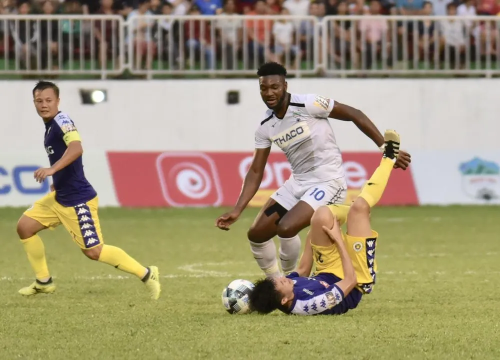 Đình Trọng chấn thương, HAGL - Hà Nội kết thúc với tỉ số hòa ảnh 1