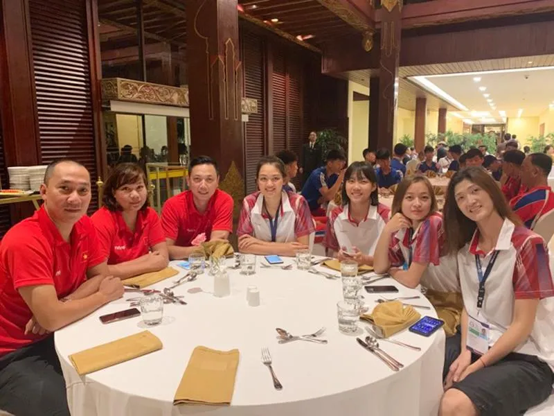 Thầy trò đội tuyển U.23 Việt Nam tại tiệc khai mạc Cúp hoà bình châu Á 2019.